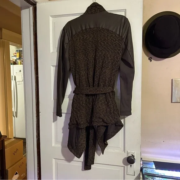 Lisa Rinna Brown Tweed Faux Leather Sleeve Wrap Jacket Size Medium - Picture 2 of 6